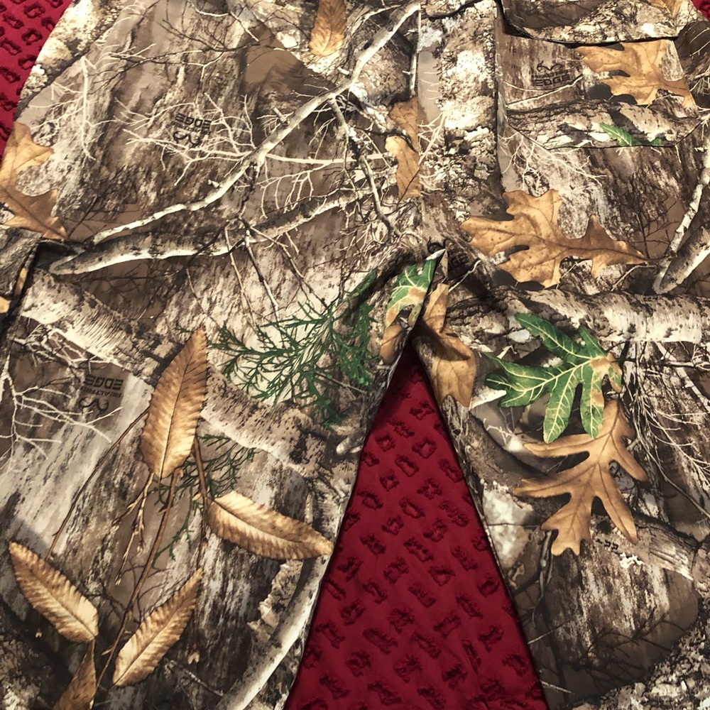 Realtree men’s camouflage pants size 2 XL. Like new￼